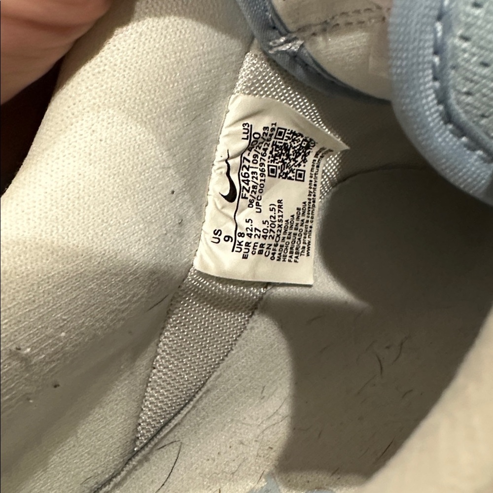 Nike Men's Light Blue and White Sneakers - Picture 6 of 6